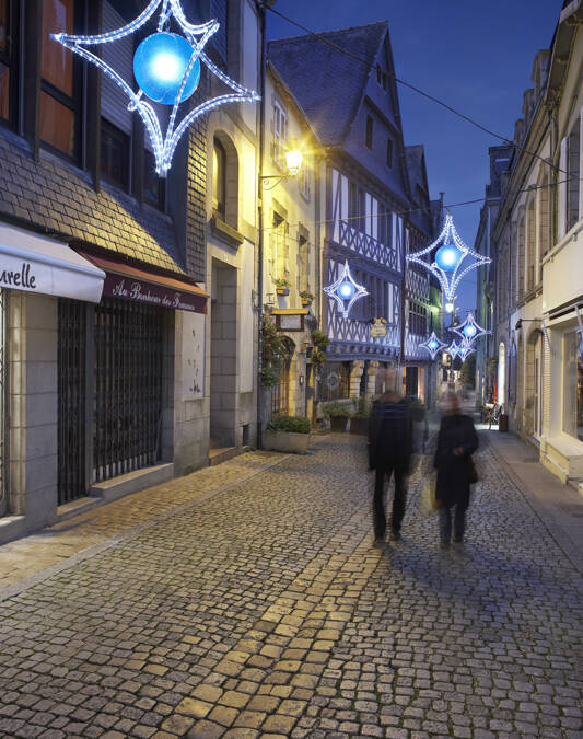 Eclairages festifs ville de Quimper pour Citeos