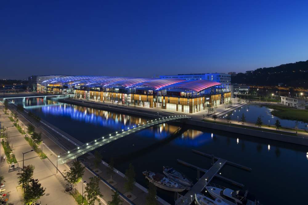 Centre commercial Confluence à Lyon, France pour Vinci Energies et Citeos