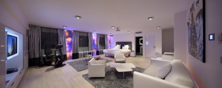 Kube Hotel à Saint-Tropez (83) - Client: Philips Lighting