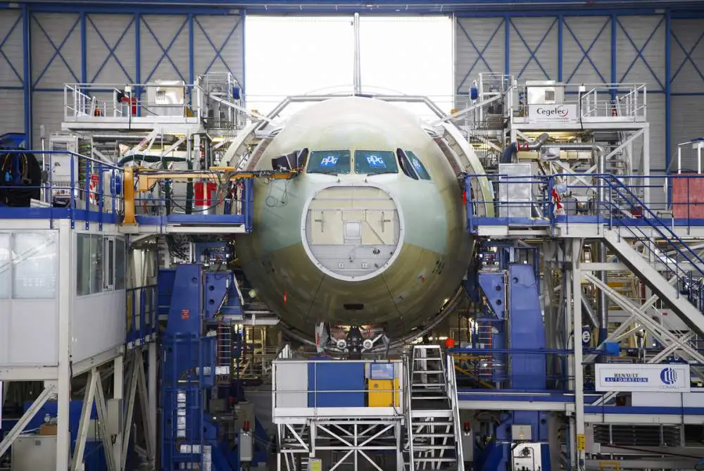 Ligne de montage A 330 - Client: Cegelec