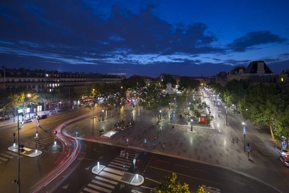 Reportage éclairage public, place de la république à Paris by night