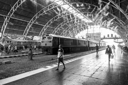 On the rail tracks, Bangkok station, Thaïland