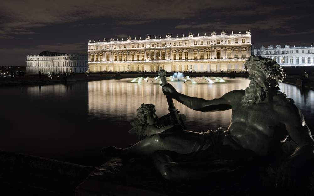 Mise en lumière fontaine de Neptune et façades du chateau de Versailles